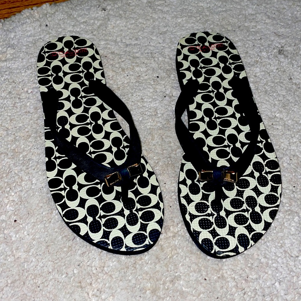 Womens Coach flip flops never been worn size 7